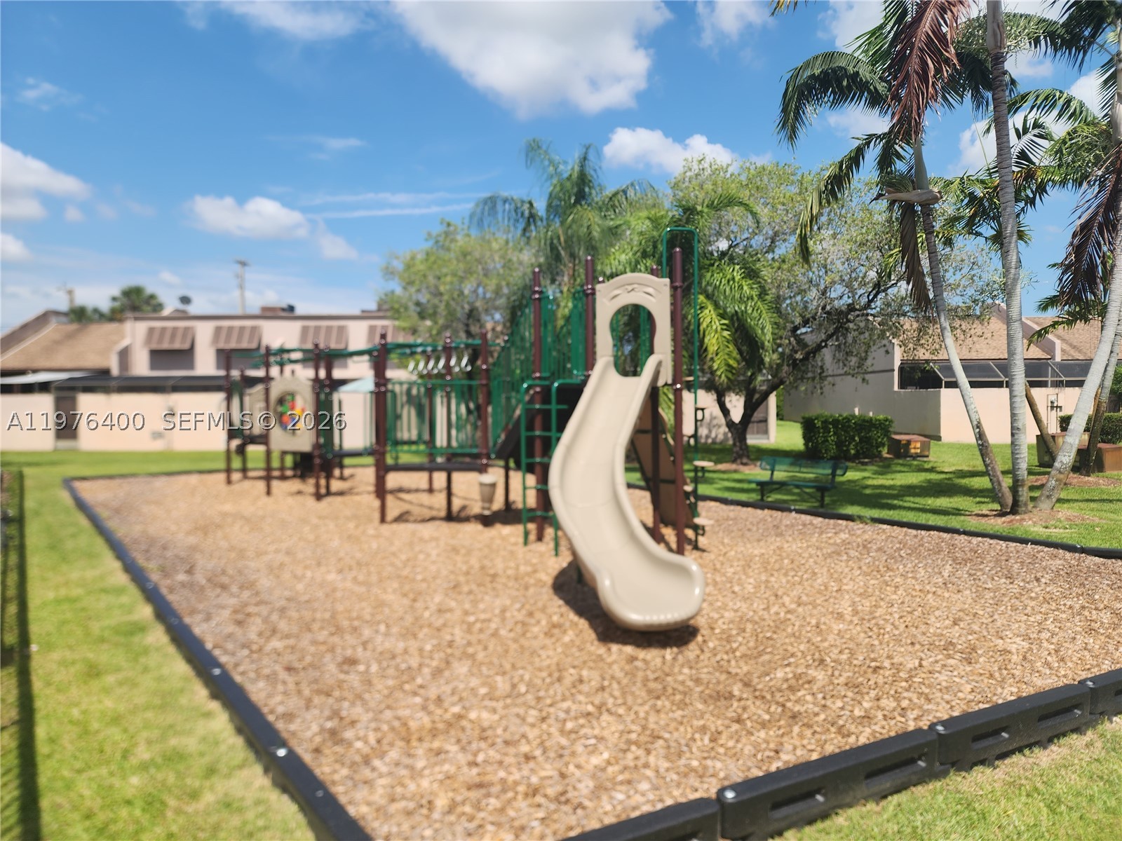 PEMBROKE LAKES SECTION SE - Residential