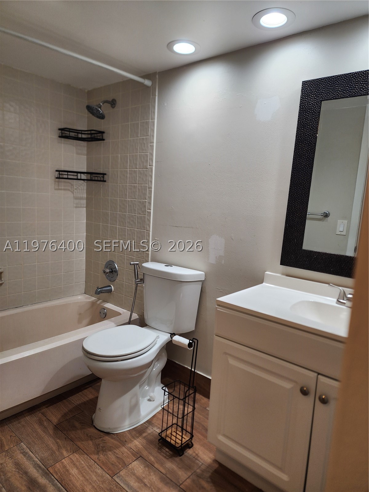 PEMBROKE LAKES SECTION SE - Residential