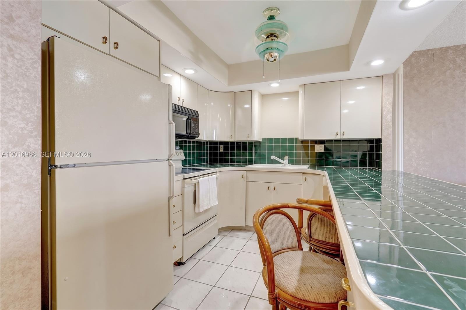 OLYMPUS CONDO PHASE - Residential