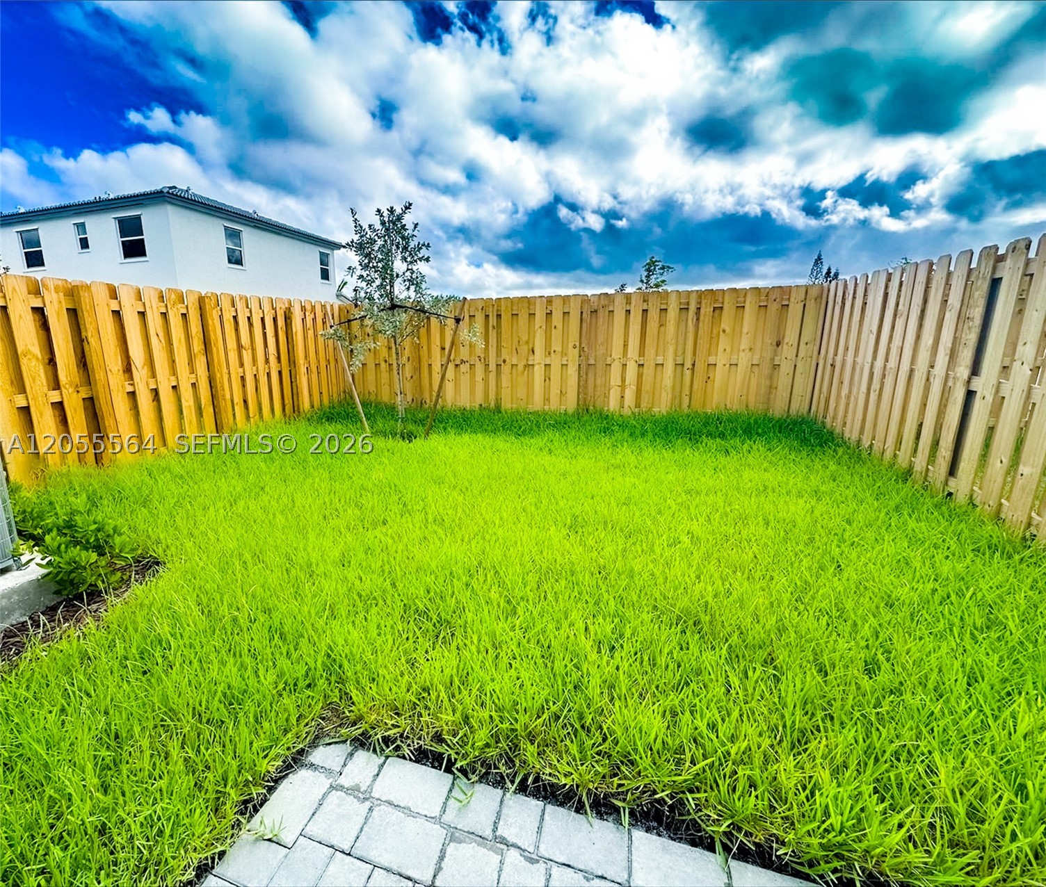 PARADISE PINES - Residential Lease