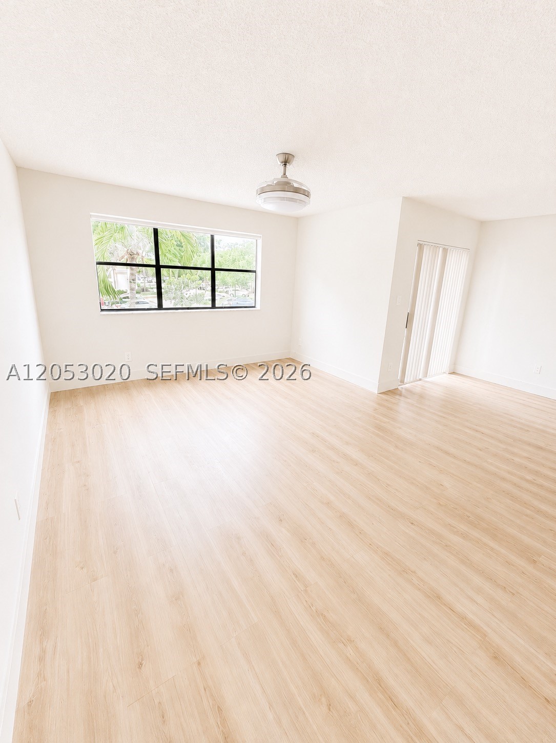 HOLLYWOOD PARC CONDOMINIU - Residential Lease