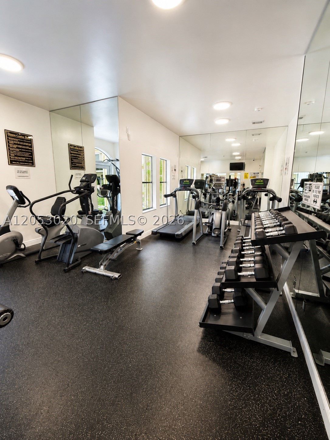 HOLLYWOOD PARC CONDOMINIU - Residential Lease