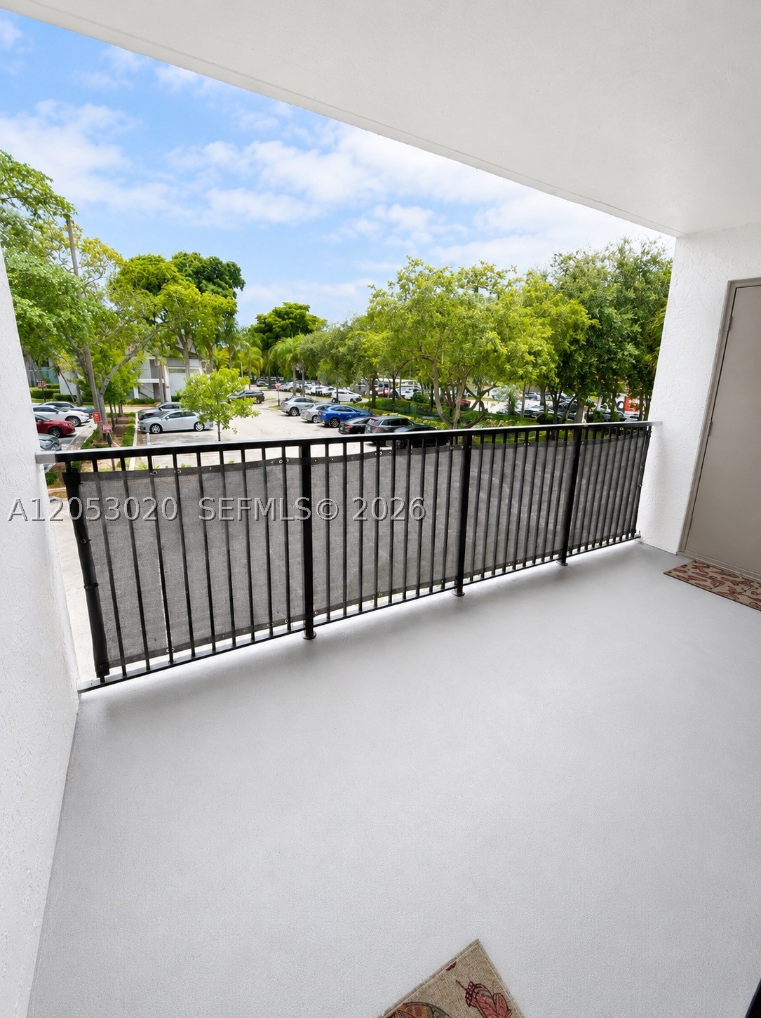 HOLLYWOOD PARC CONDOMINIU - Residential Lease