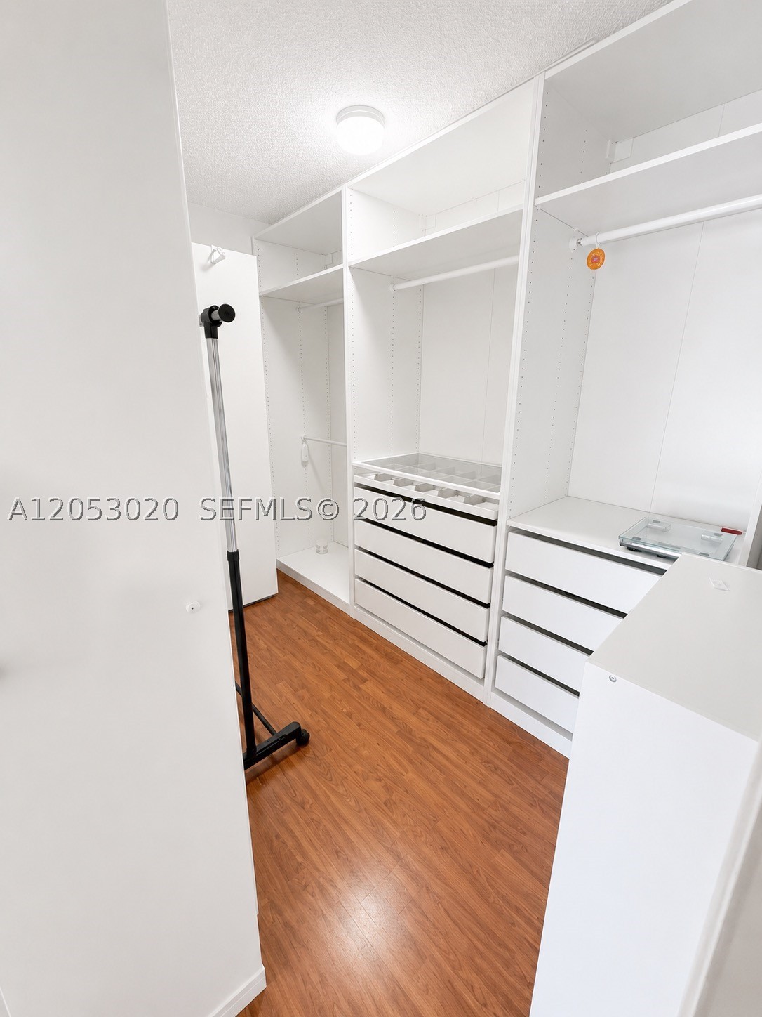 HOLLYWOOD PARC CONDOMINIU - Residential Lease