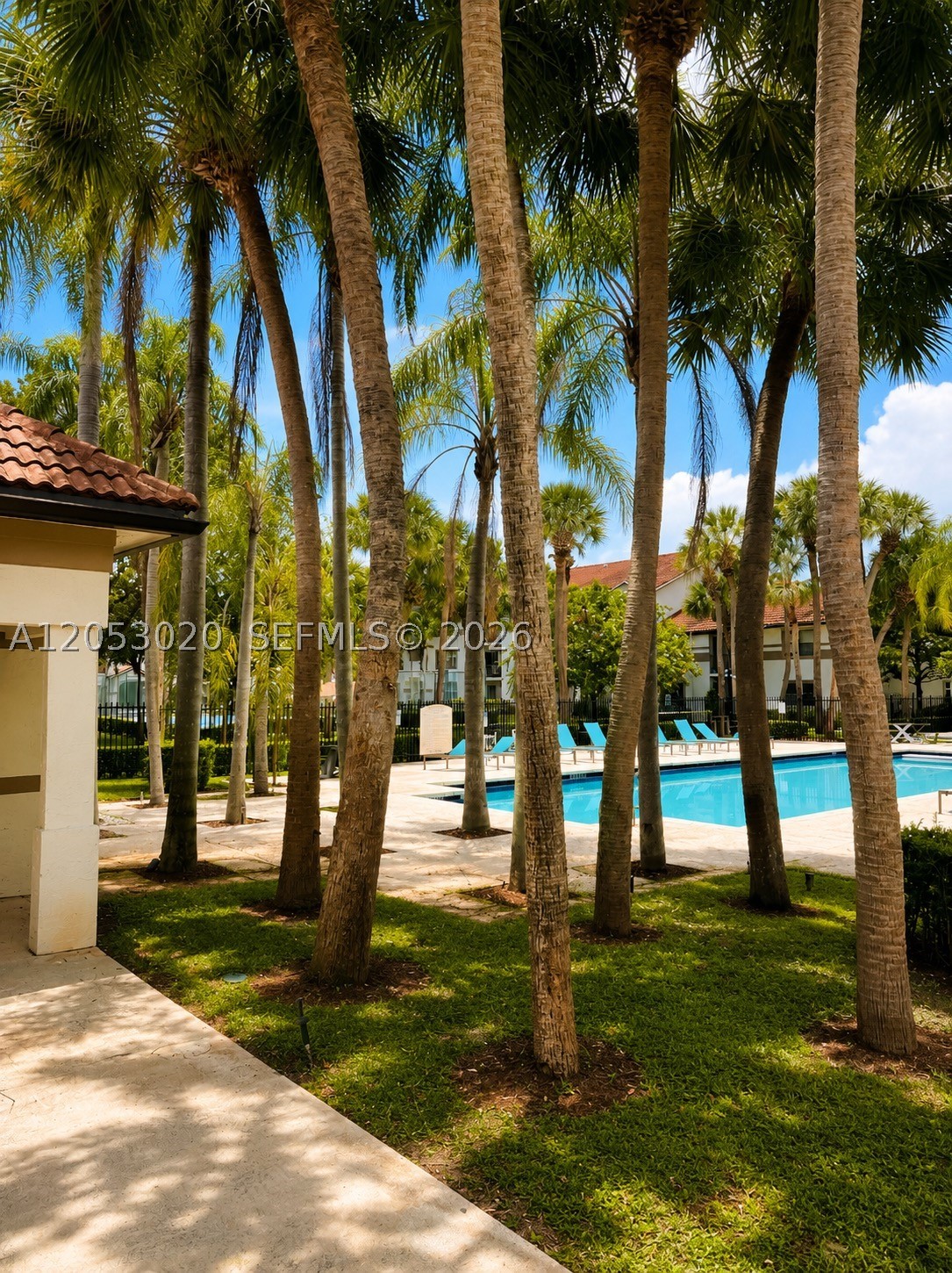 HOLLYWOOD PARC CONDOMINIU - Residential Lease