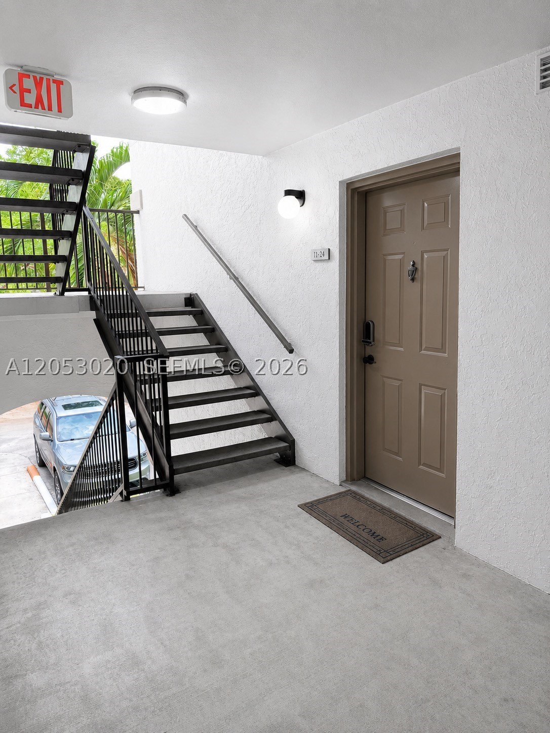 HOLLYWOOD PARC CONDOMINIU - Residential Lease