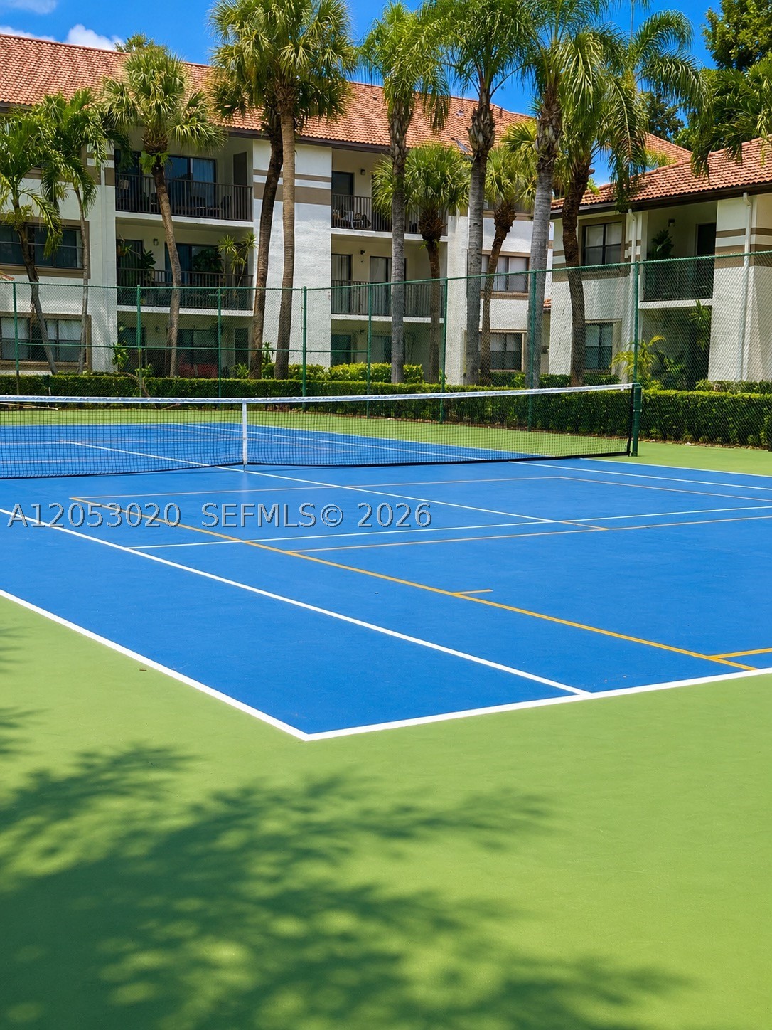HOLLYWOOD PARC CONDOMINIU - Residential Lease