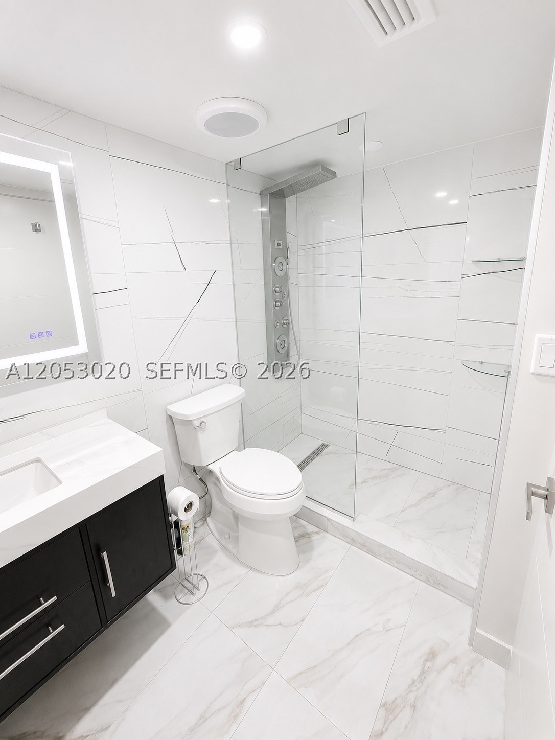 HOLLYWOOD PARC CONDOMINIU - Residential Lease