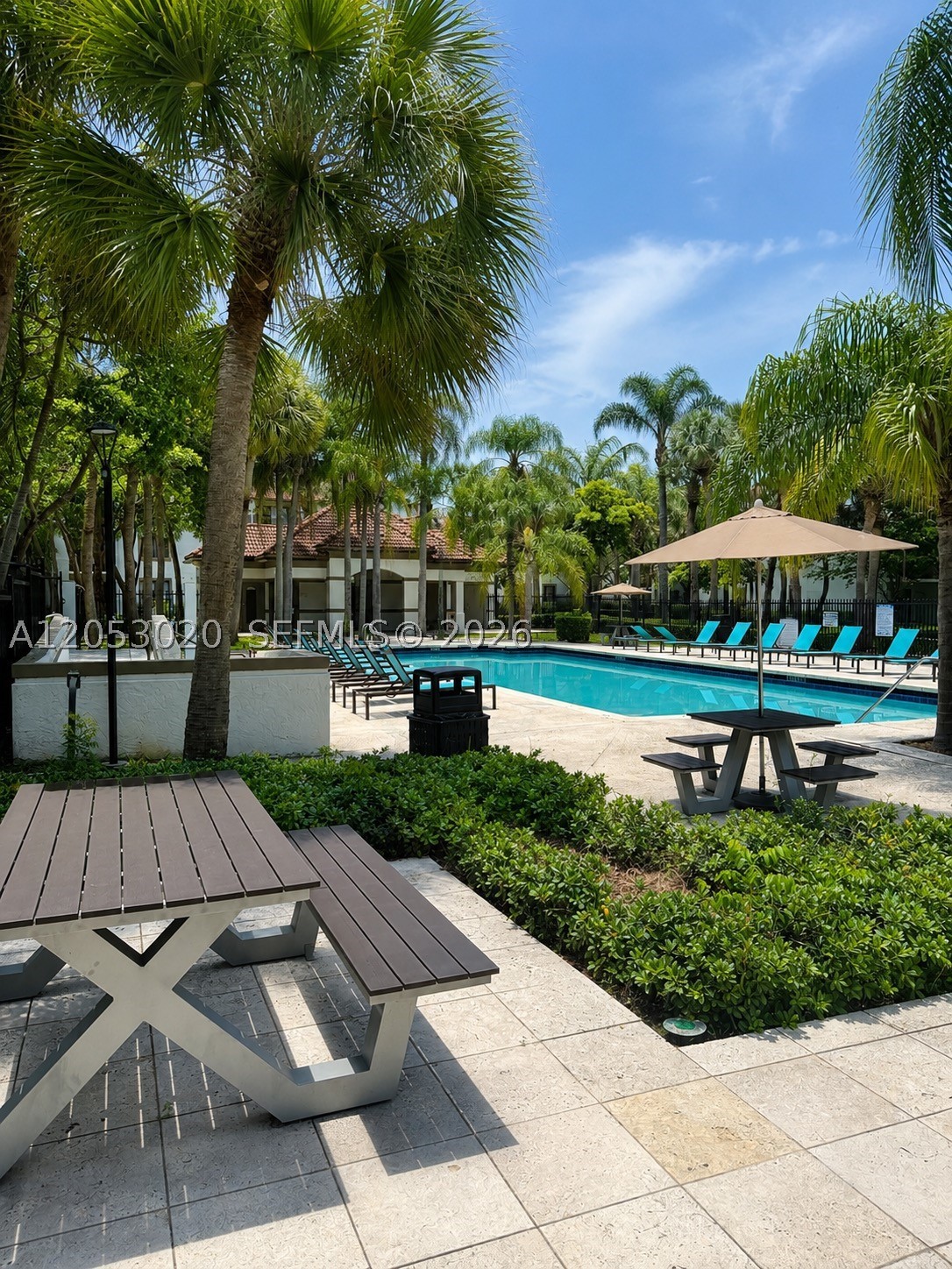 HOLLYWOOD PARC CONDOMINIU - Residential Lease