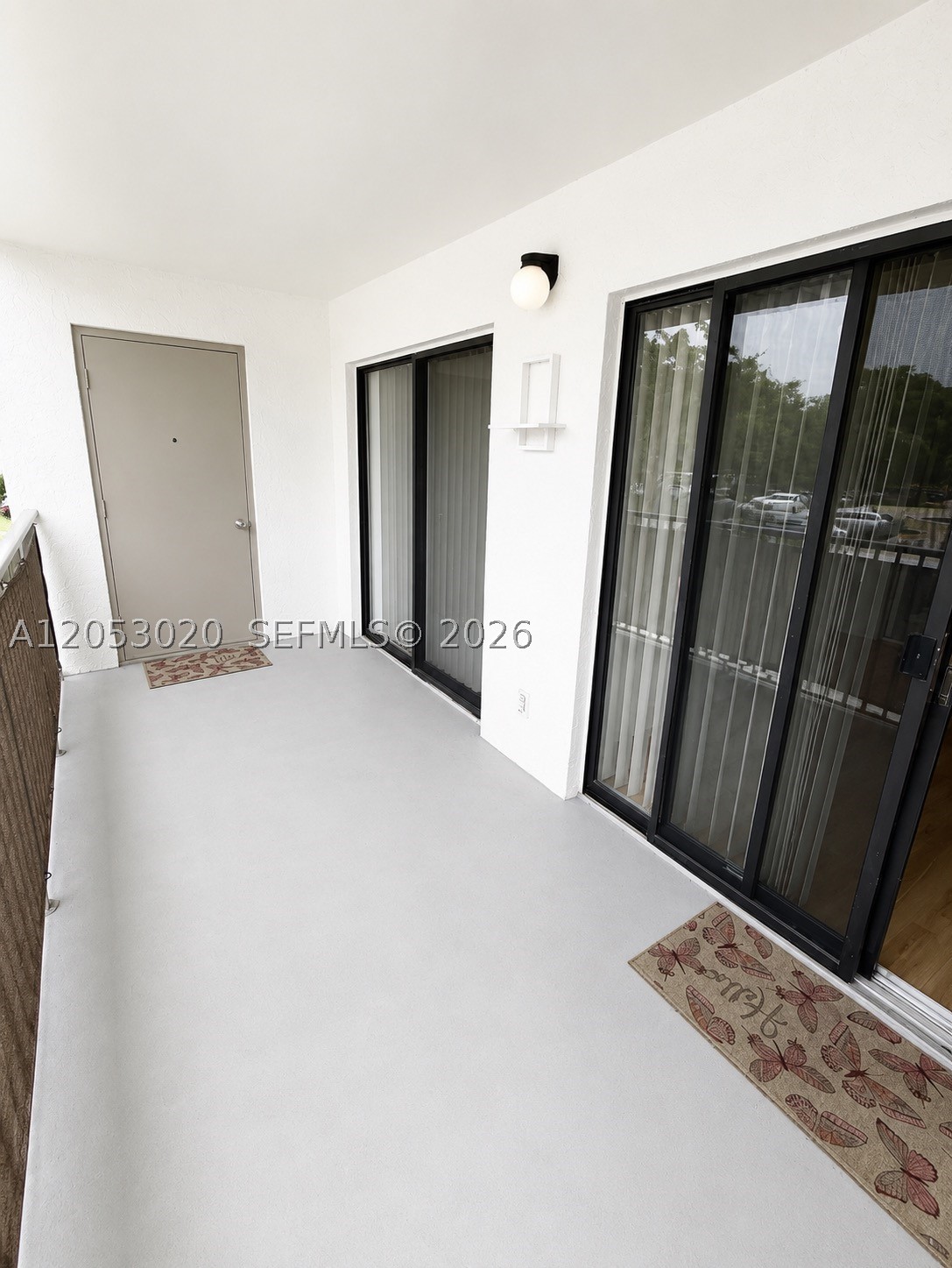 HOLLYWOOD PARC CONDOMINIU - Residential Lease