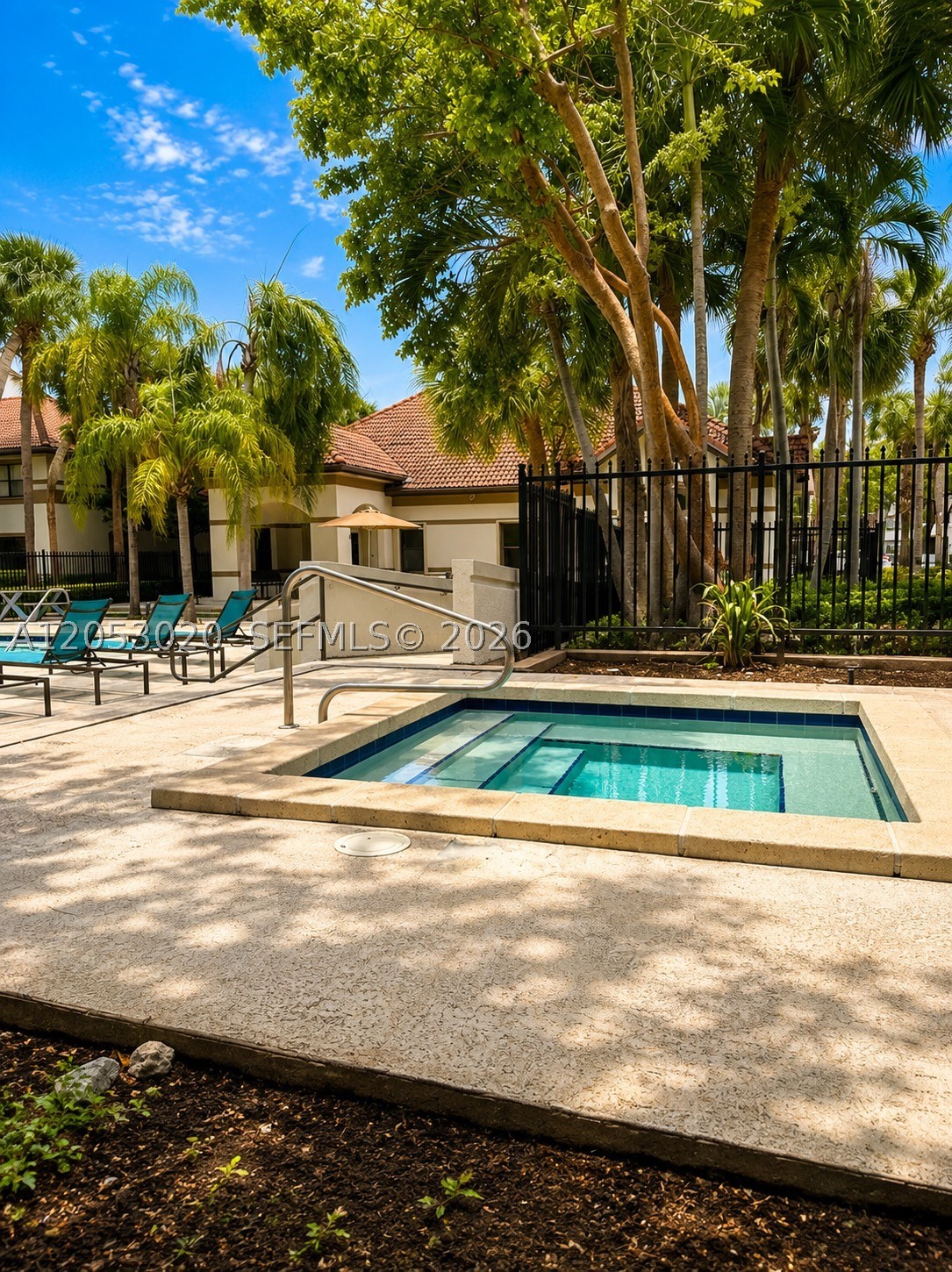 HOLLYWOOD PARC CONDOMINIU - Residential Lease
