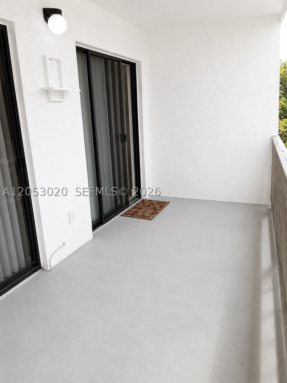 HOLLYWOOD PARC CONDOMINIU - Residential Lease