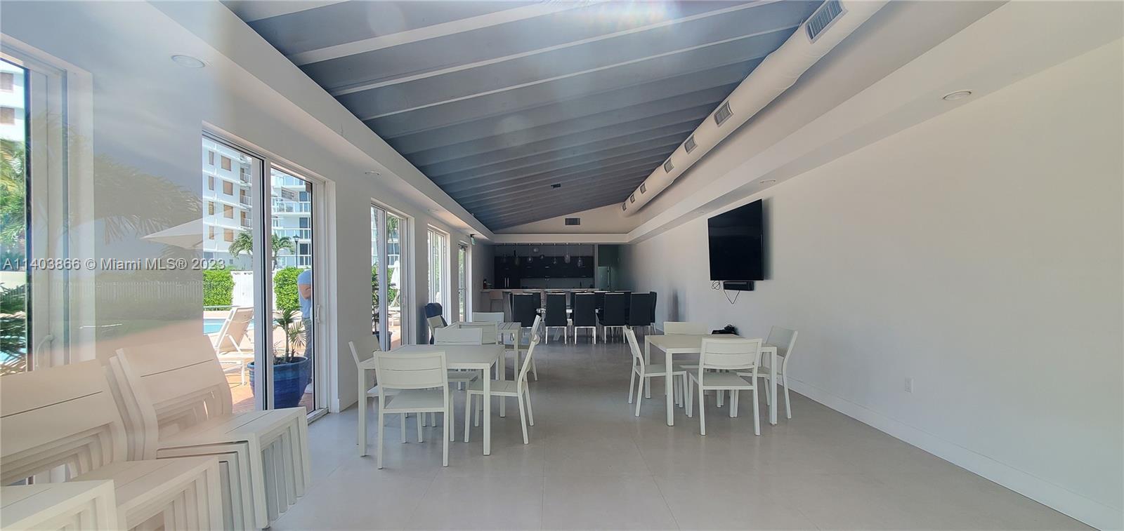 THE ROYAL CLUB CONDO - Residential Lease