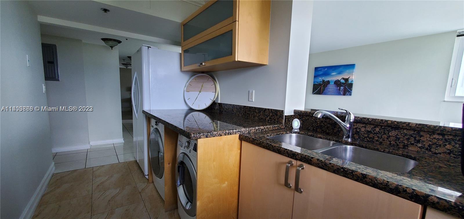 THE ROYAL CLUB CONDO - Residential Lease