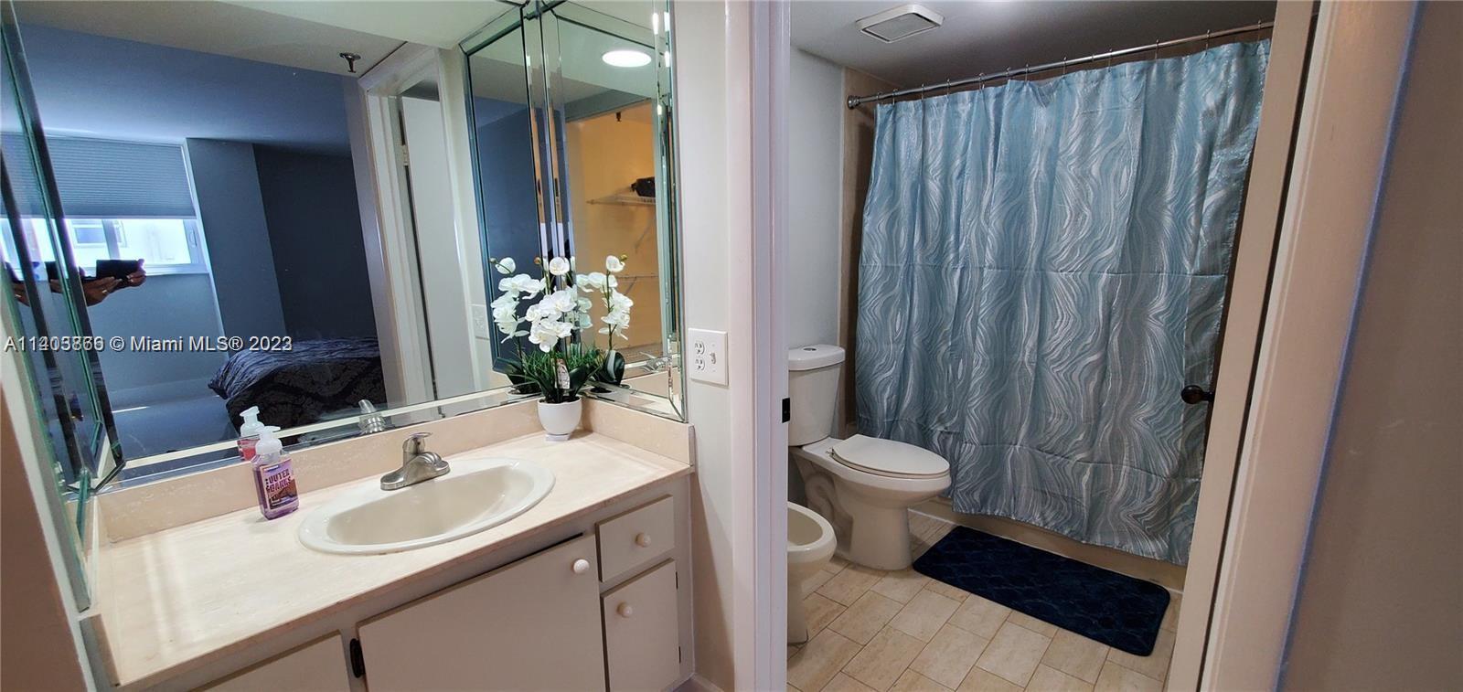 THE ROYAL CLUB CONDO - Residential Lease