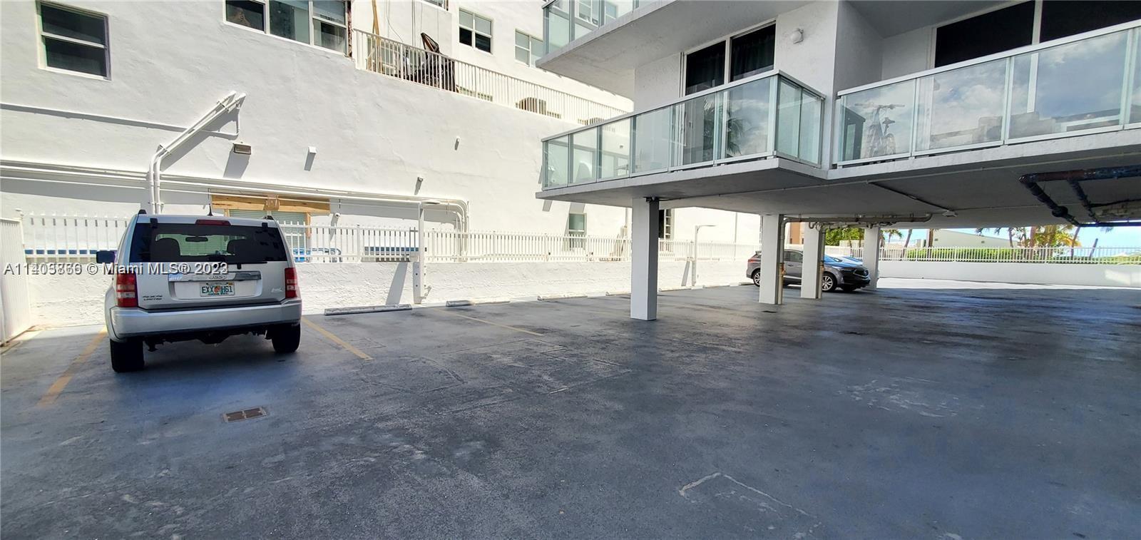 THE ROYAL CLUB CONDO - Residential Lease