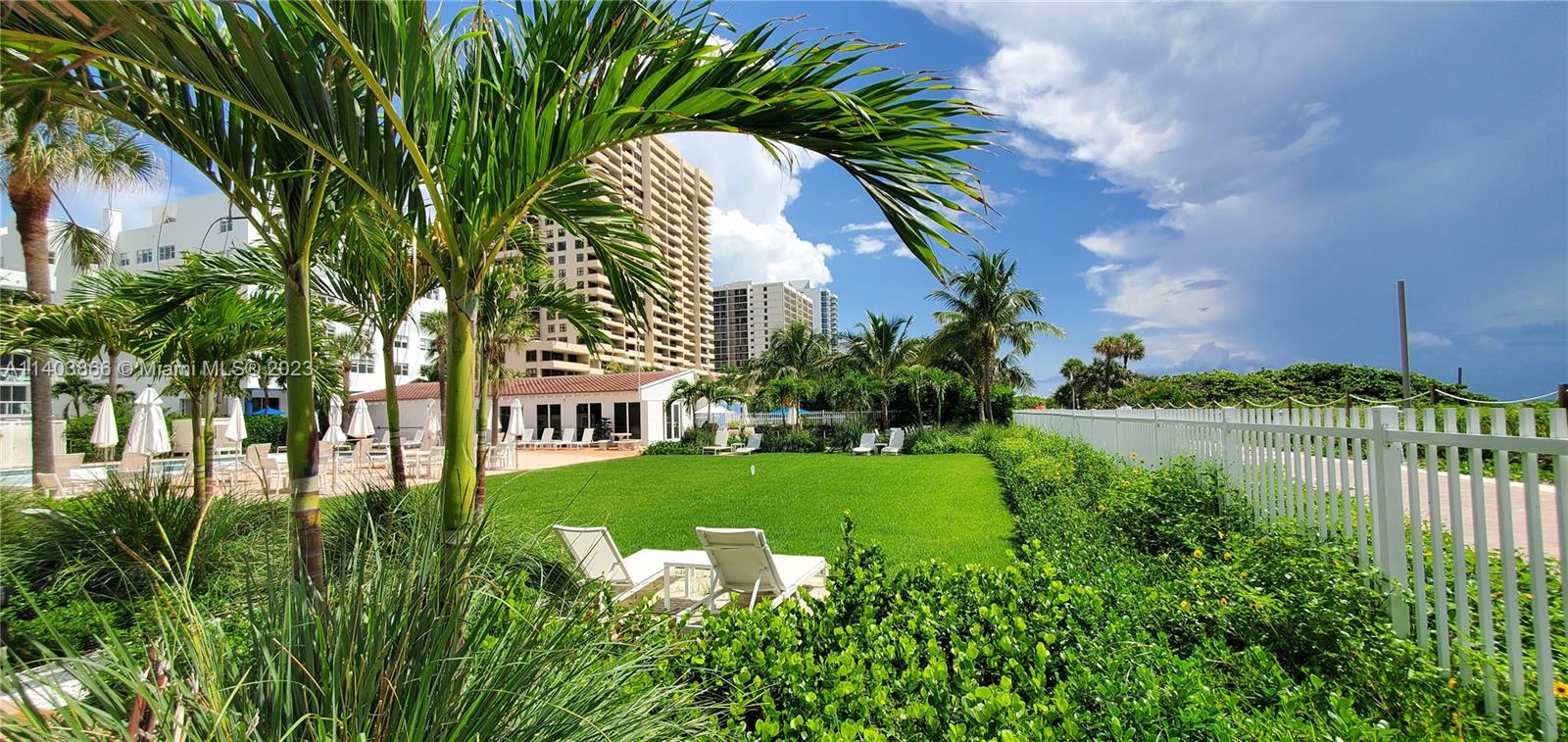 THE ROYAL CLUB CONDO - Residential Lease