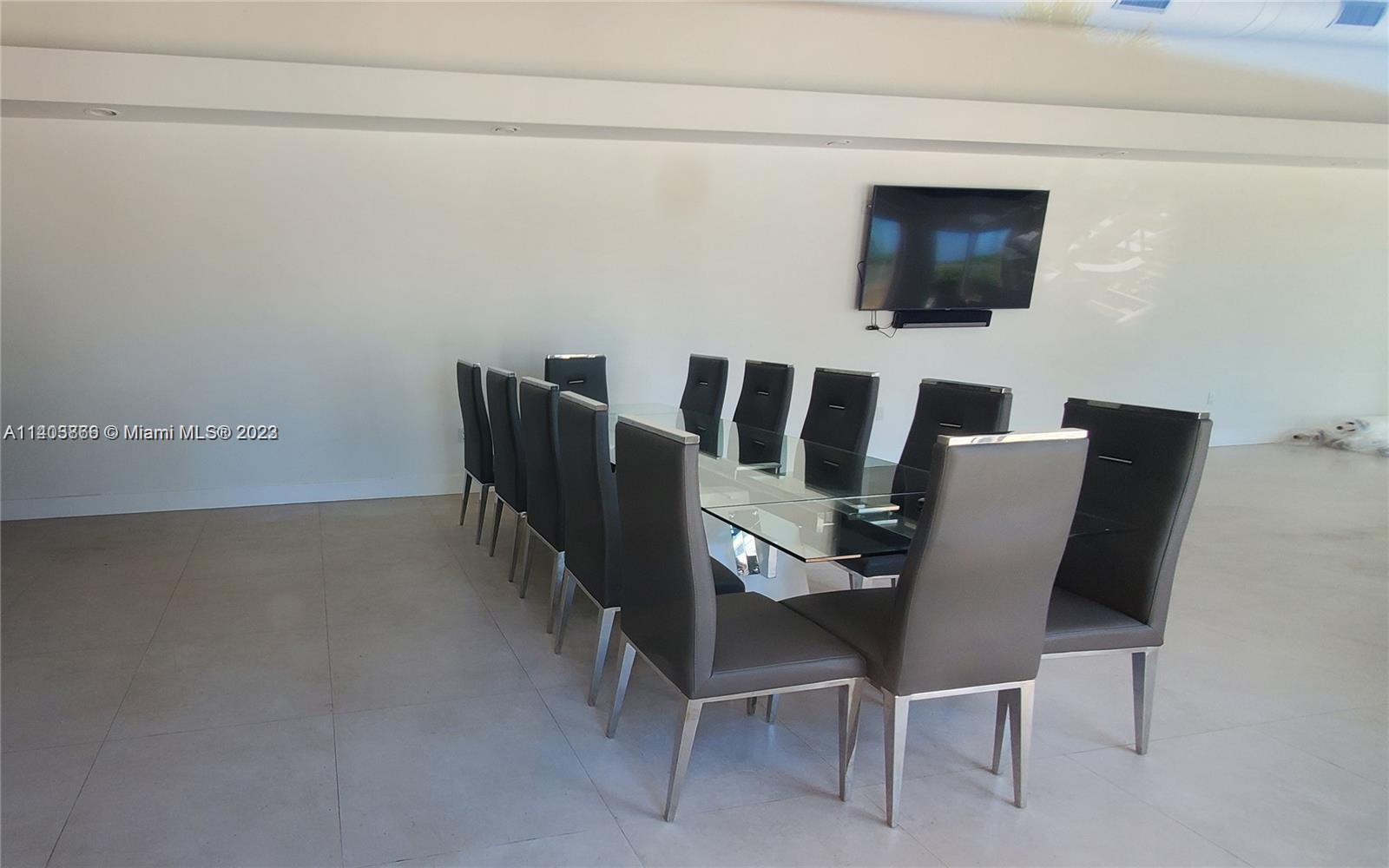 THE ROYAL CLUB CONDO - Residential Lease
