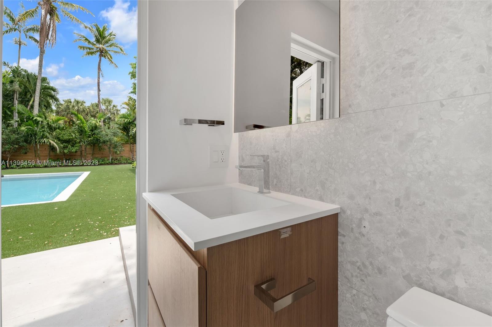 COCO GROVE - Residential