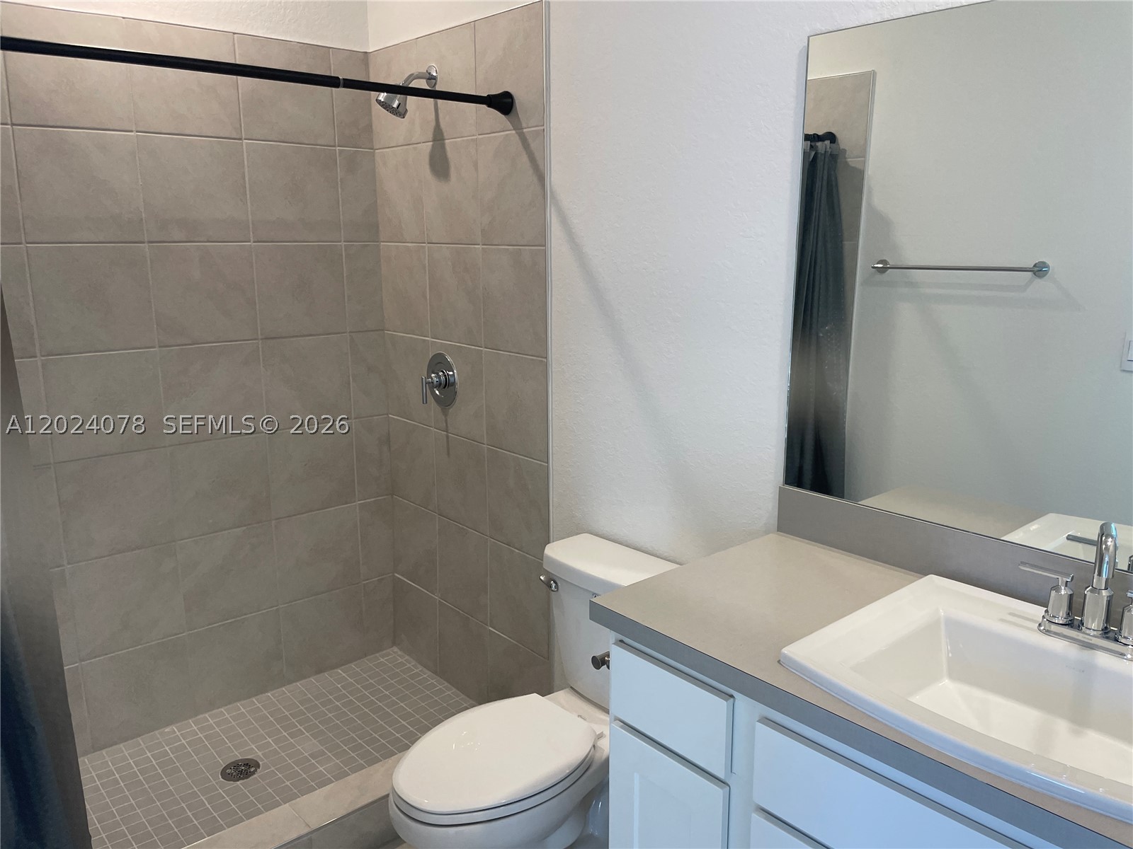 HAMILTON PLACE - Residential Lease