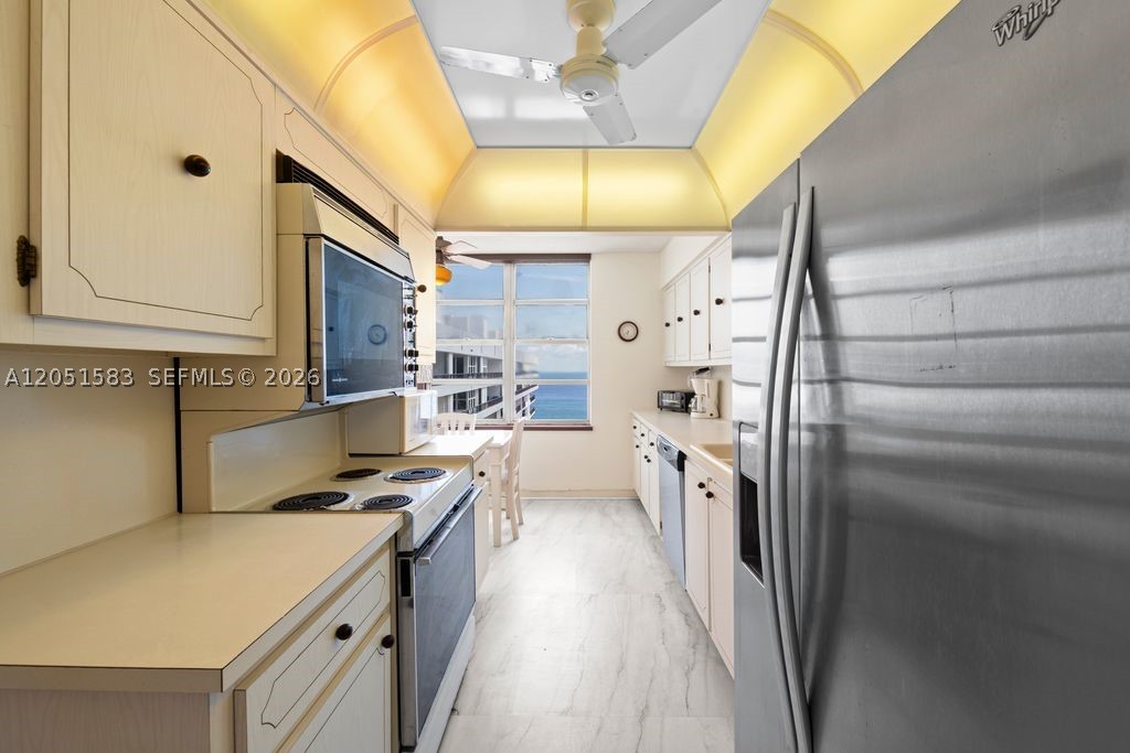 PLAZA SOUTH CONDO - Residential