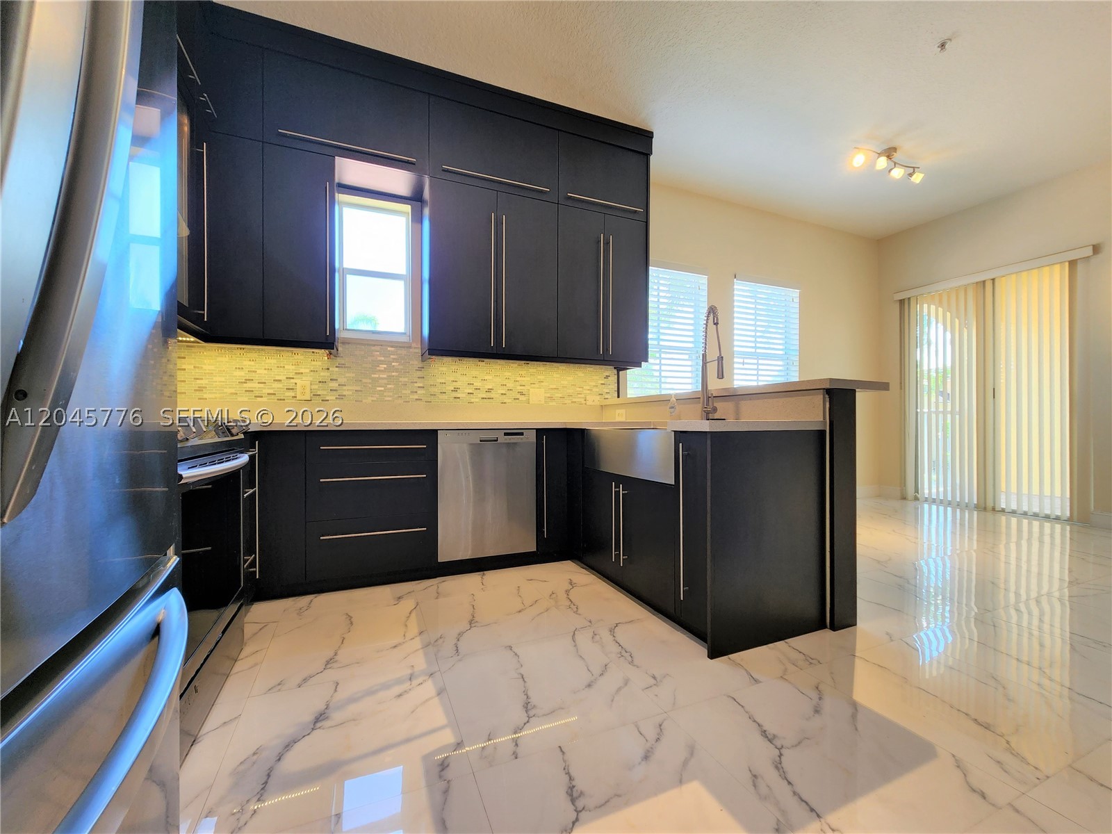 COURTYARDS ONE CONDO - Residential Lease