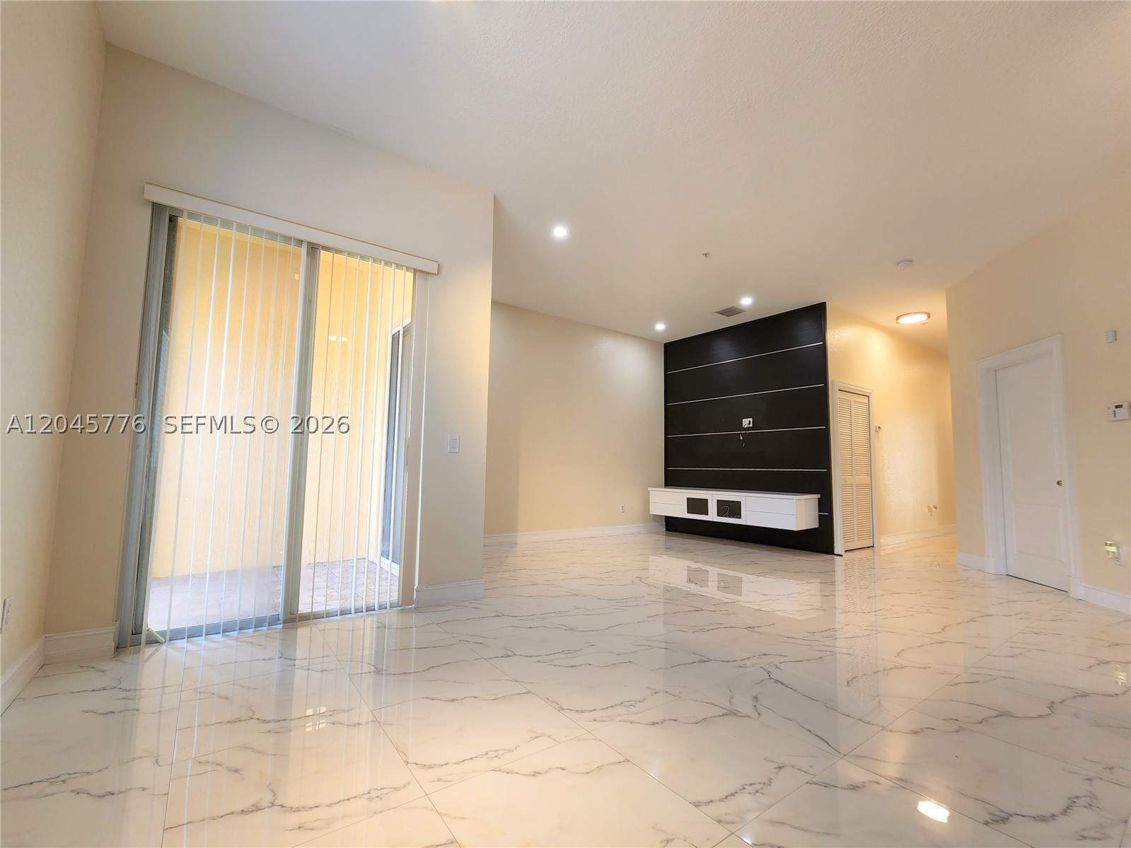 COURTYARDS ONE CONDO - Residential Lease