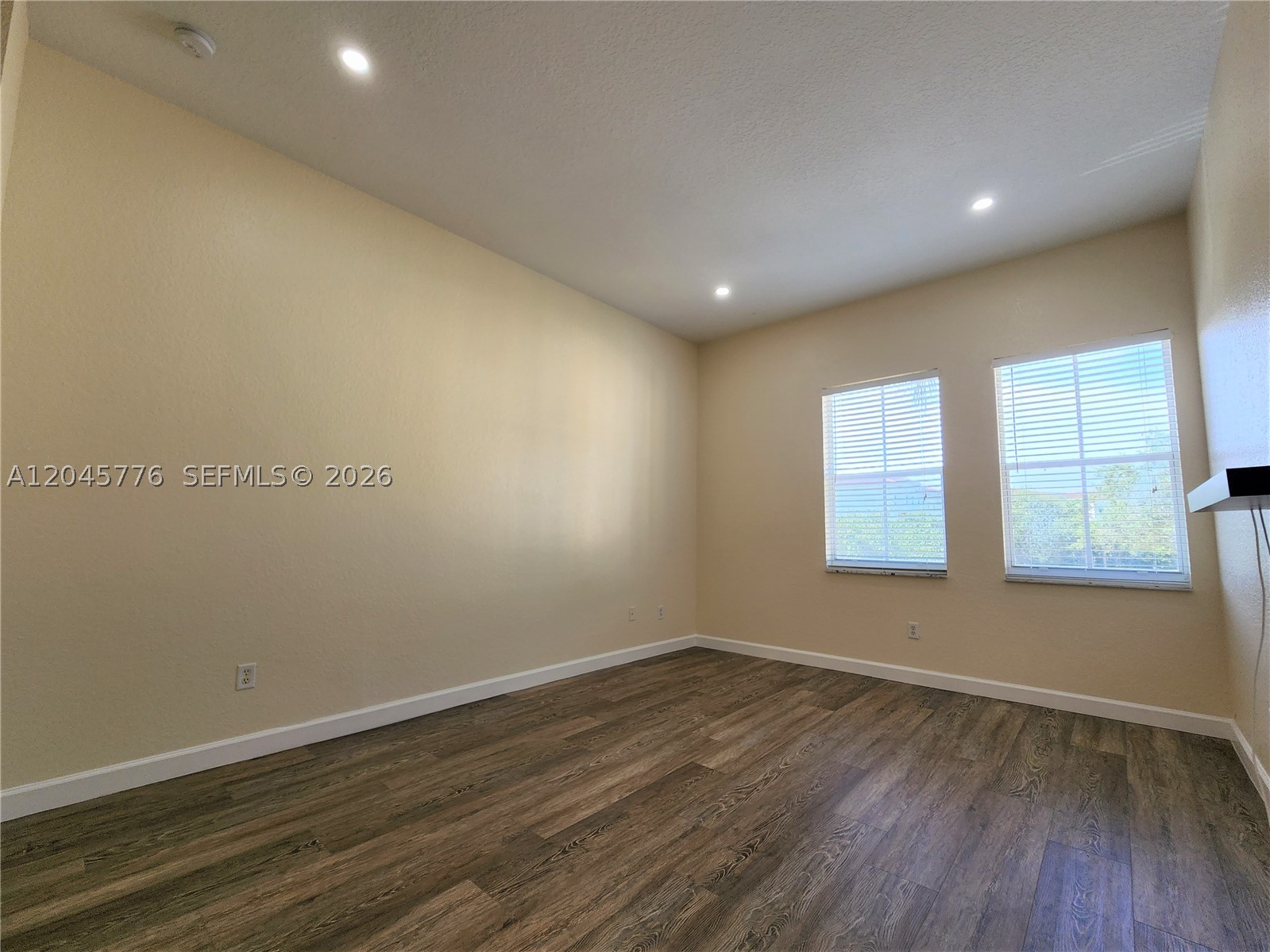 COURTYARDS ONE CONDO - Residential Lease