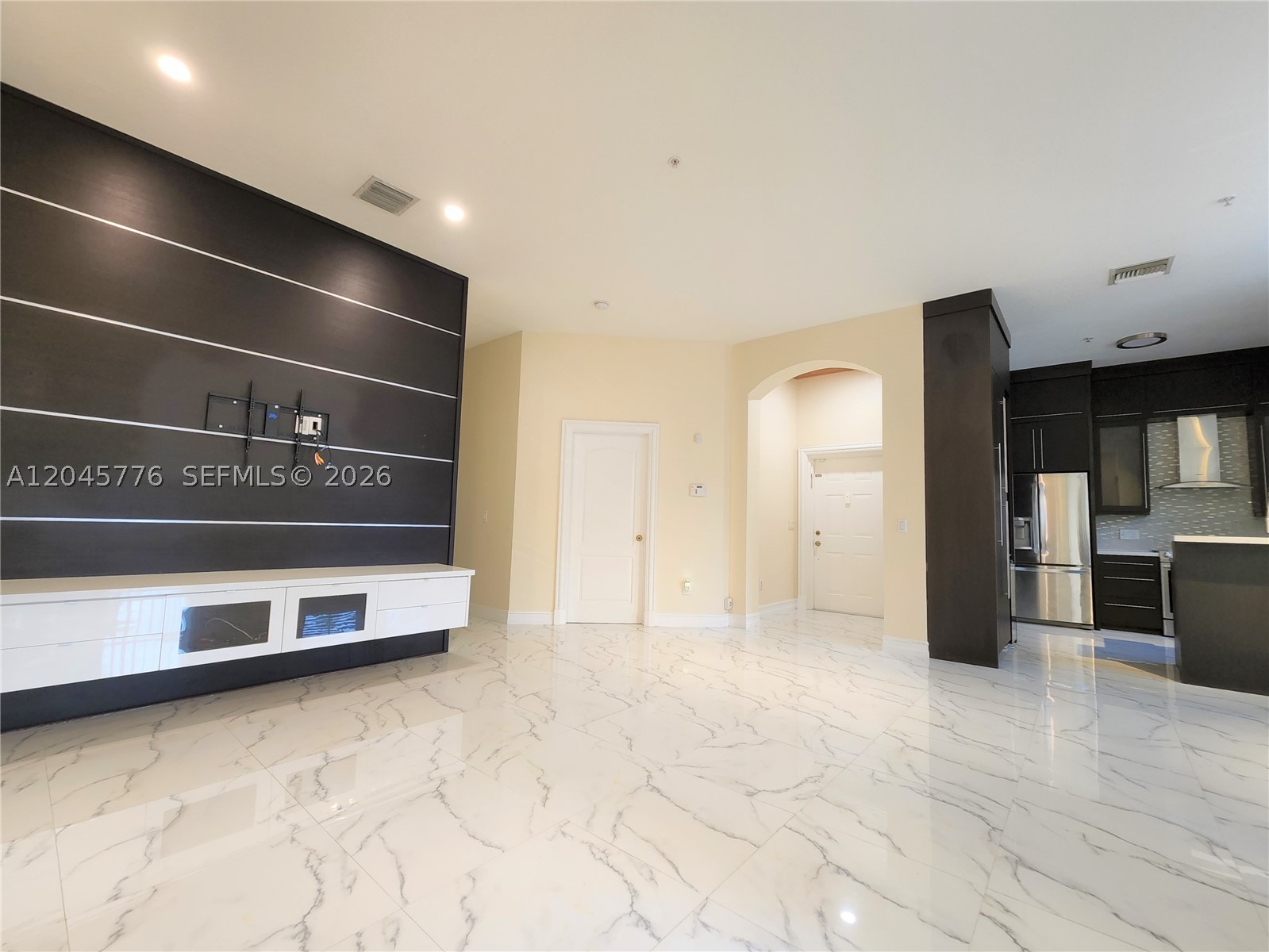 COURTYARDS ONE CONDO - Residential Lease