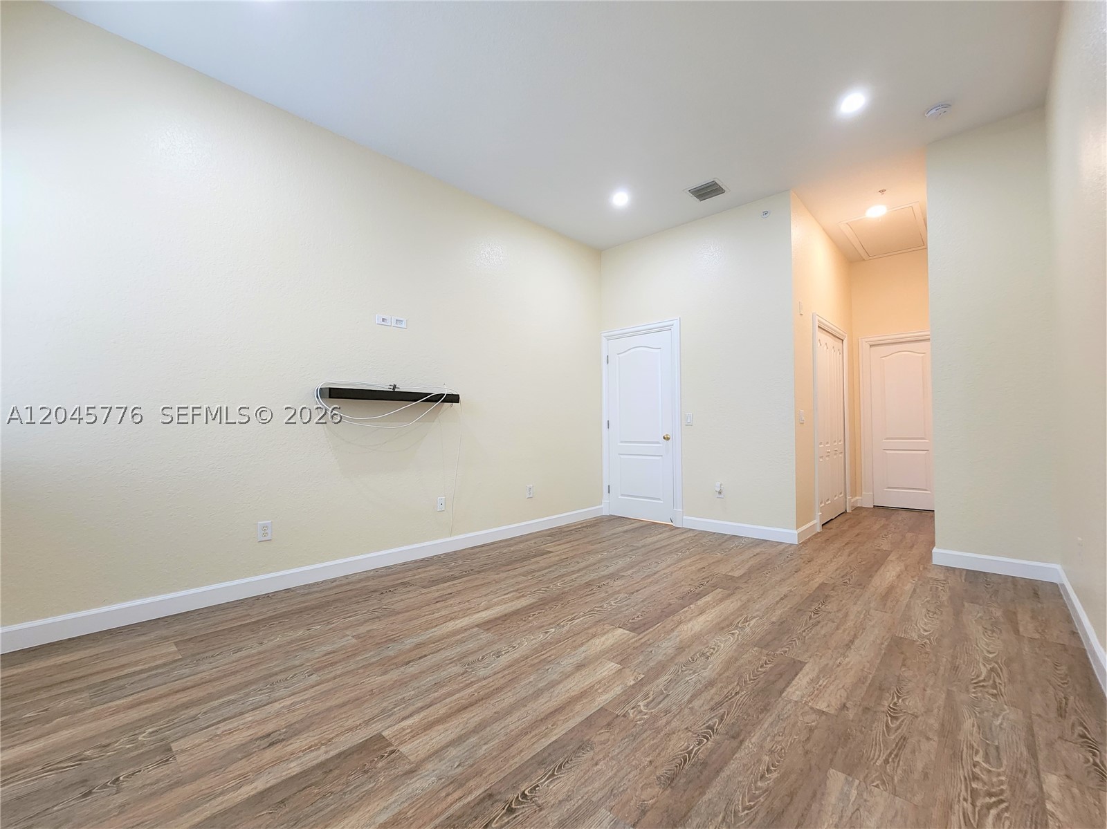 COURTYARDS ONE CONDO - Residential Lease