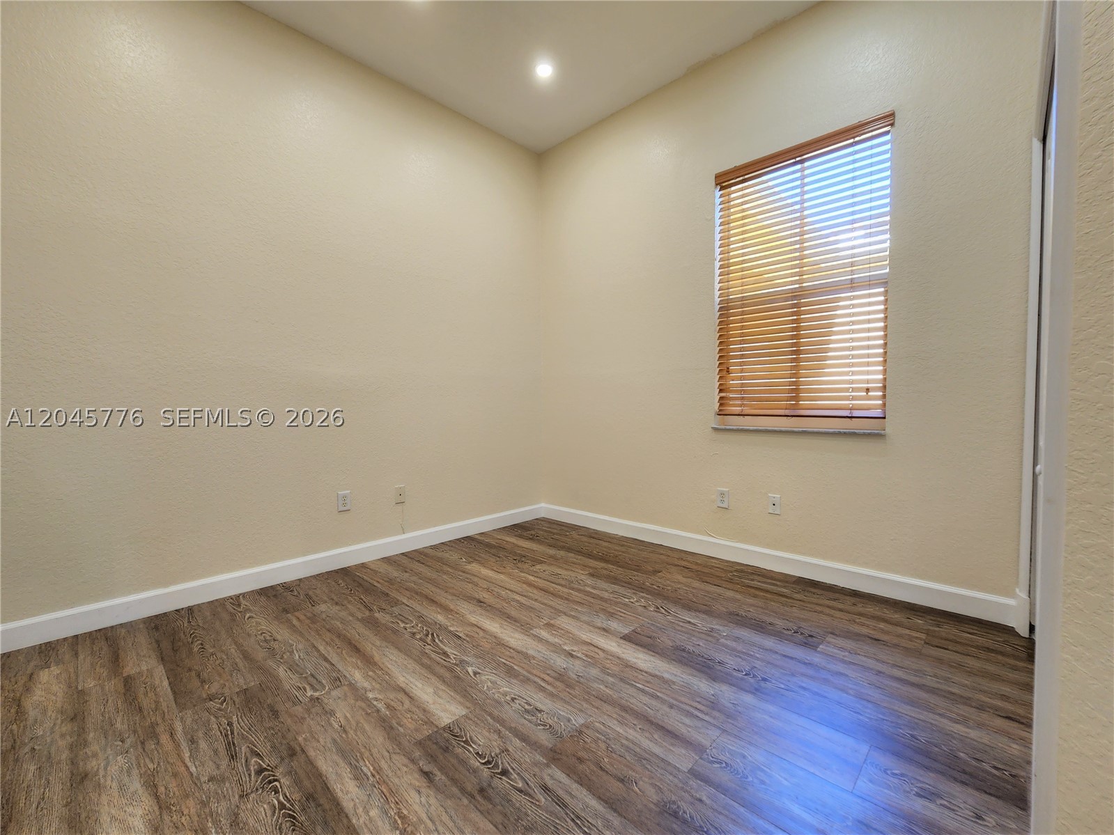 COURTYARDS ONE CONDO - Residential Lease