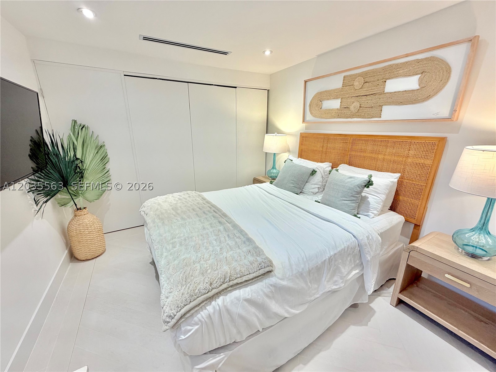 BISCAYNE POINT - Residential Lease