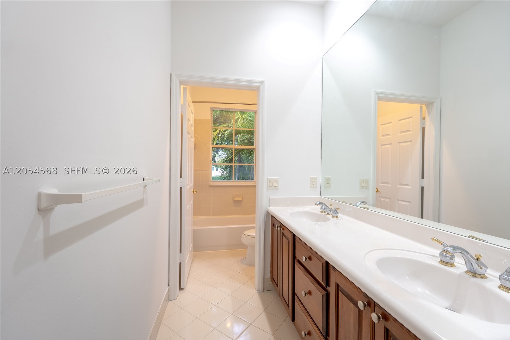 DORAL ISLES VENETIA - Residential Lease