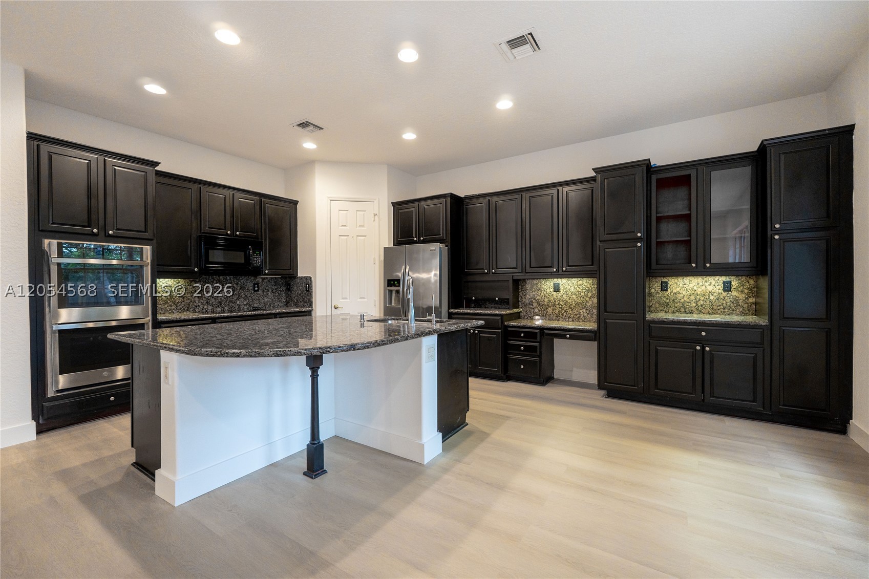 DORAL ISLES VENETIA - Residential Lease