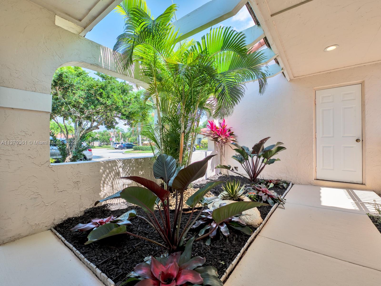 COUNTRY ISLES GARDEN HOME - Residential Lease