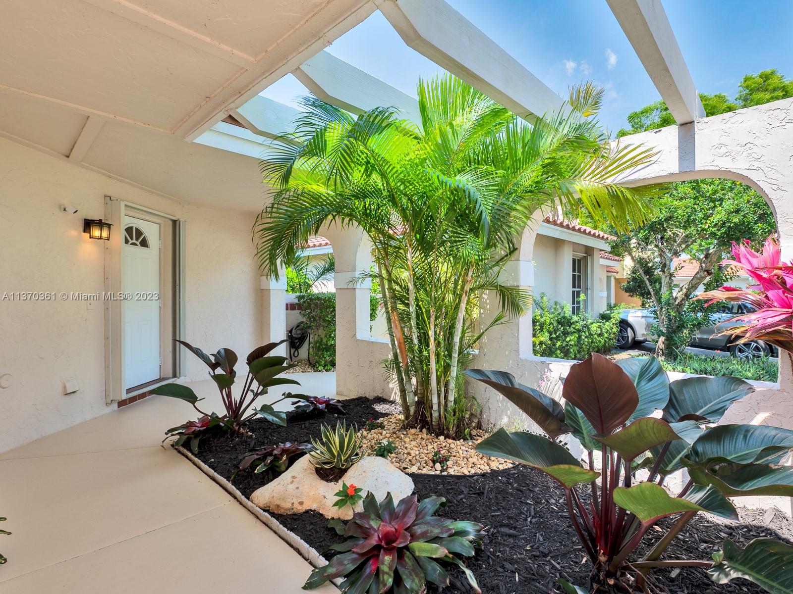 COUNTRY ISLES GARDEN HOME - Residential Lease