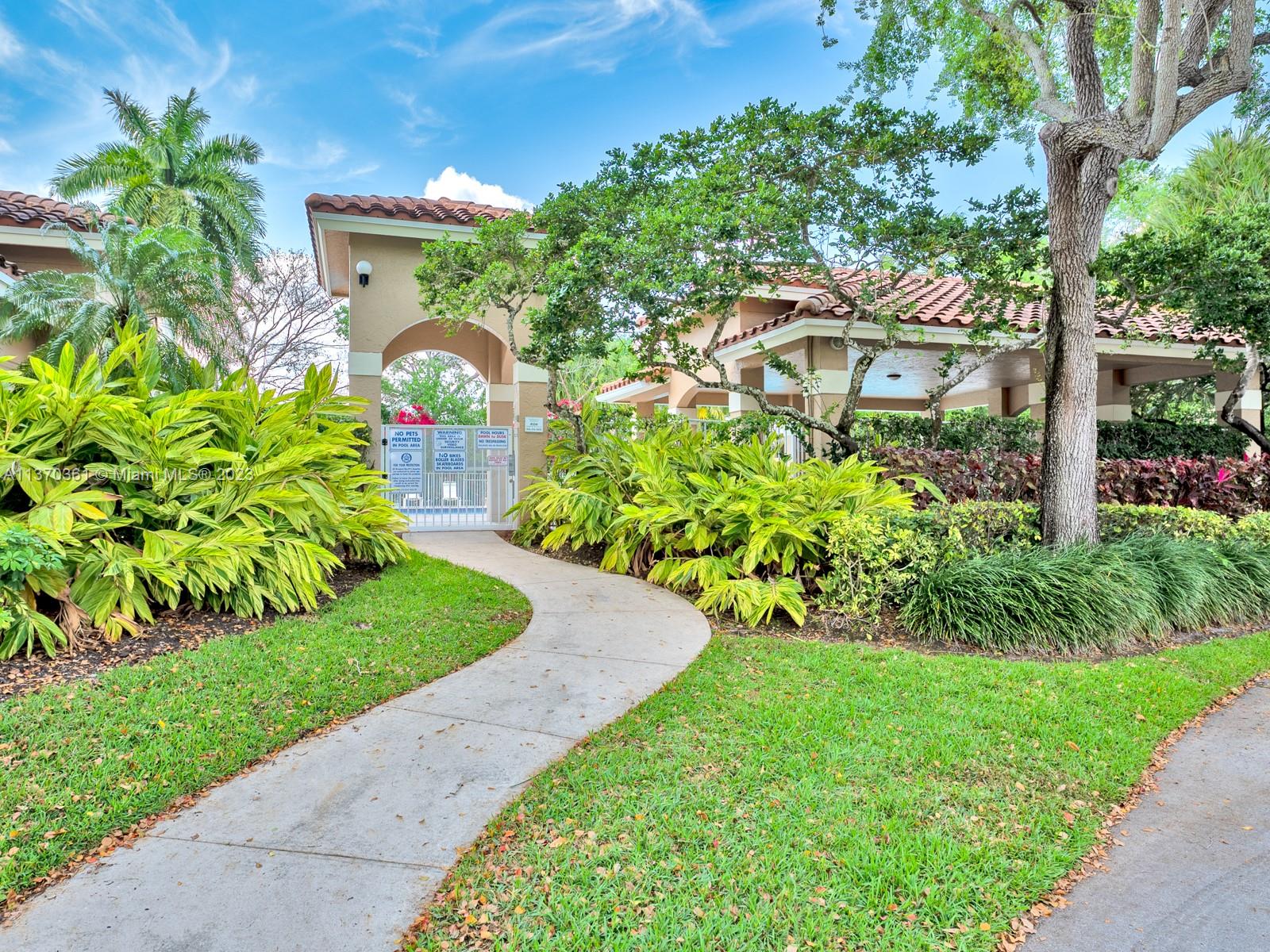 COUNTRY ISLES GARDEN HOME - Residential Lease