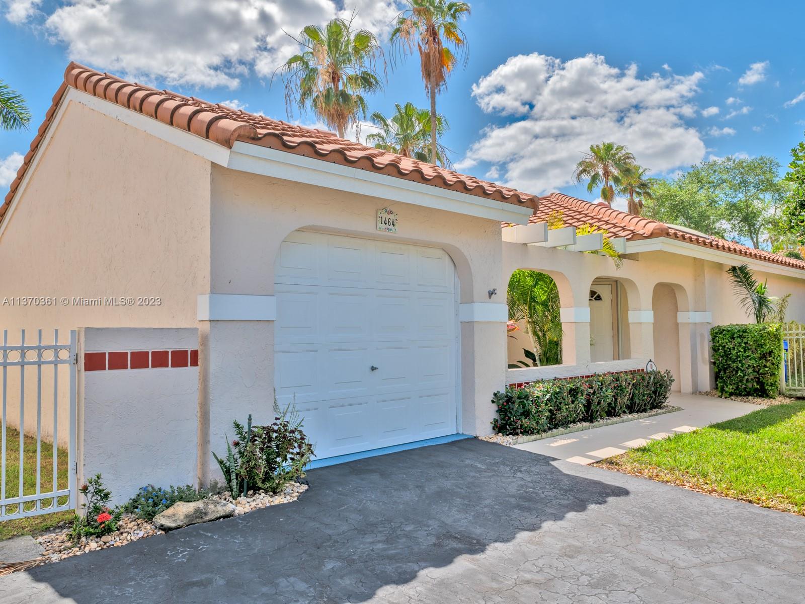 COUNTRY ISLES GARDEN HOME - Residential Lease