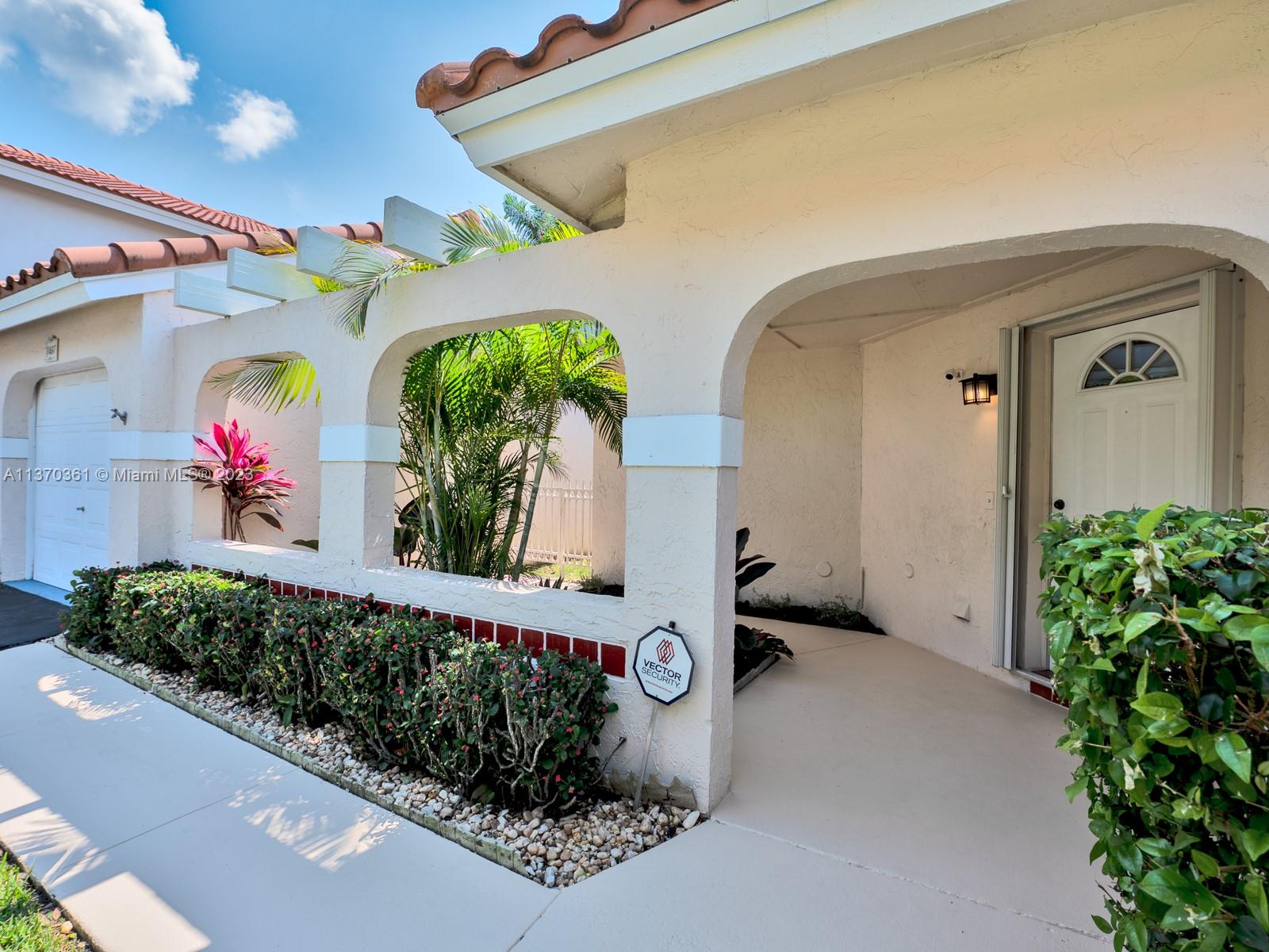 COUNTRY ISLES GARDEN HOME - Residential Lease