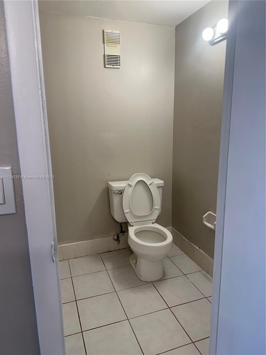 NARANJA LAKES CONDO NO 5 - Residential Lease
