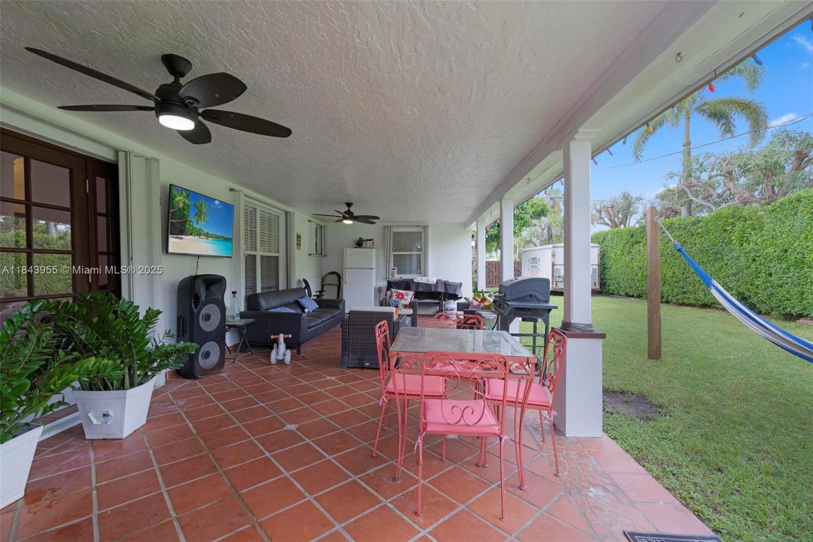 BISCAYNE BEST - Residential