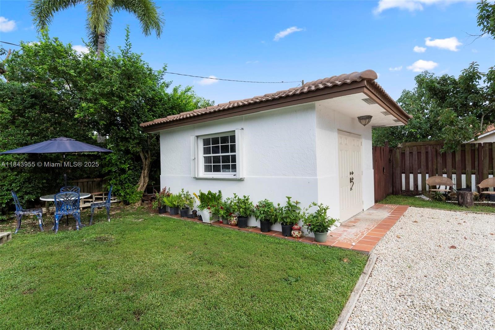 BISCAYNE BEST - Residential