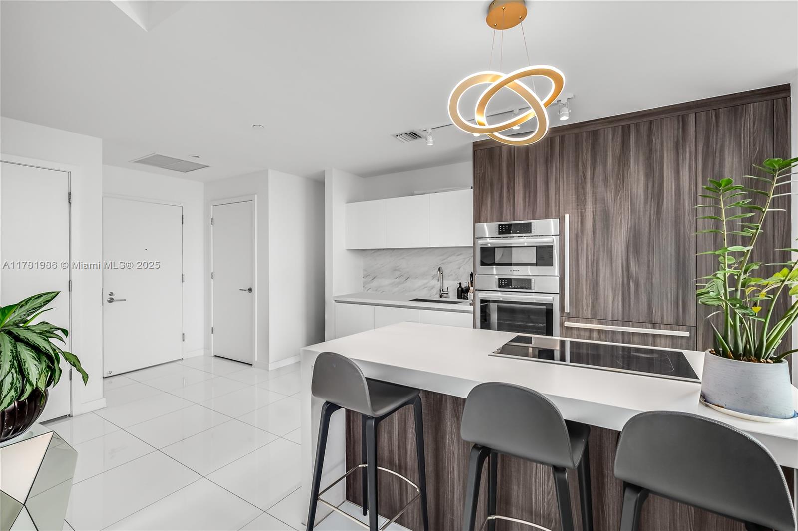 PARAMOUNT MIAMI WORLDCENT - Residential