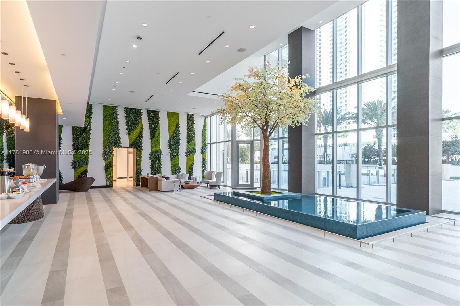 PARAMOUNT MIAMI WORLDCENT - Residential