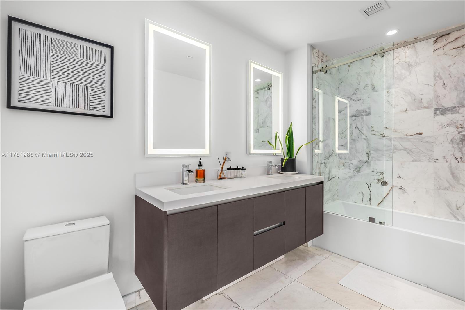 PARAMOUNT MIAMI WORLDCENT - Residential