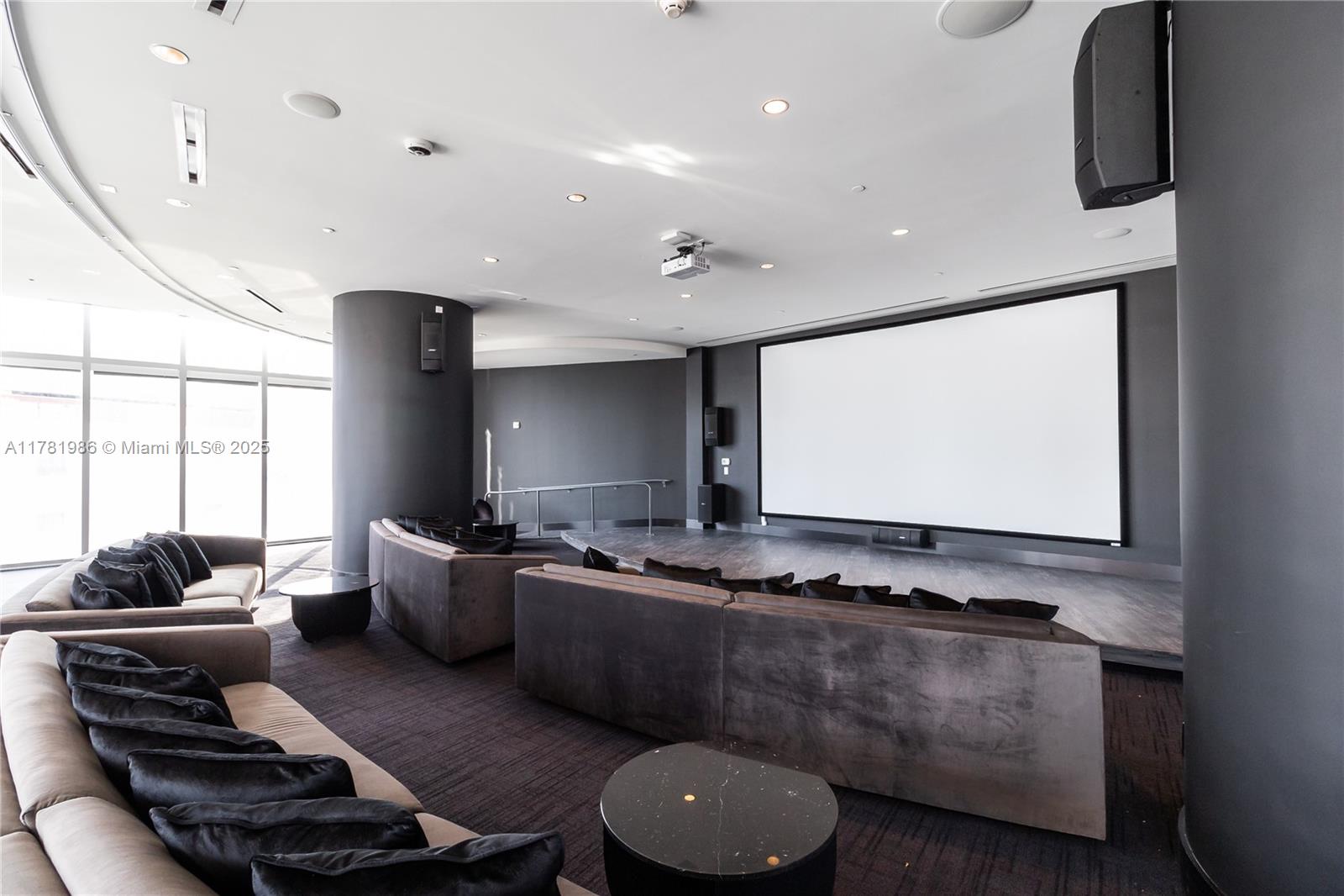 PARAMOUNT MIAMI WORLDCENT - Residential