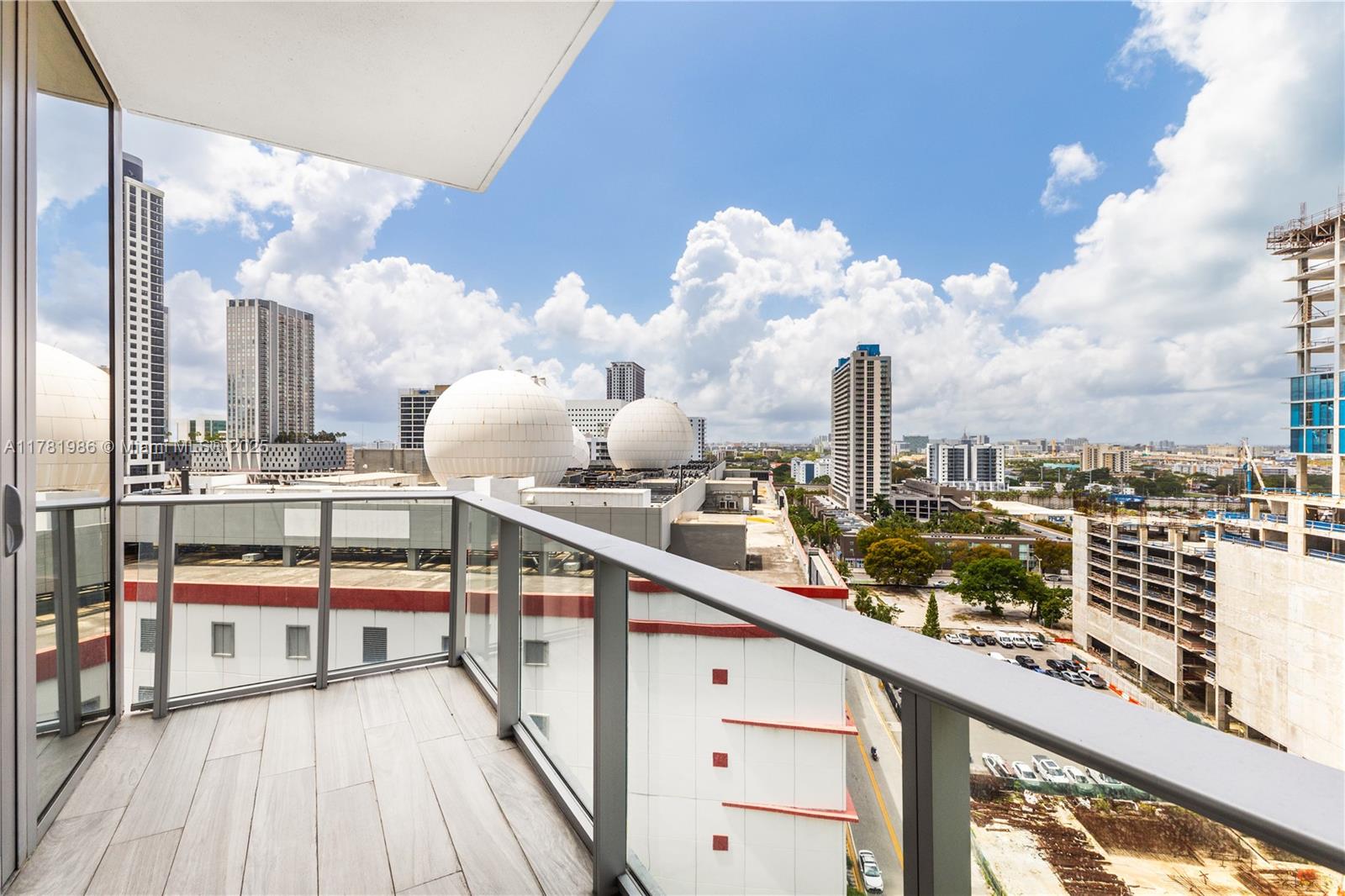 PARAMOUNT MIAMI WORLDCENT - Residential
