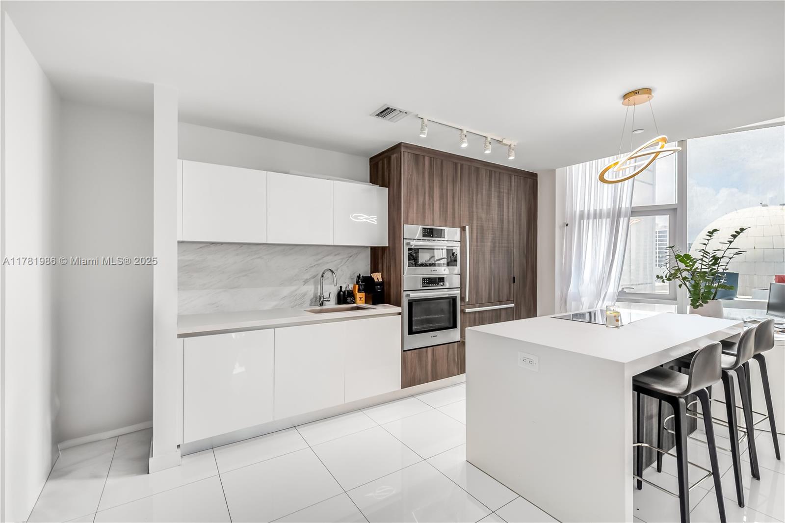 PARAMOUNT MIAMI WORLDCENT - Residential