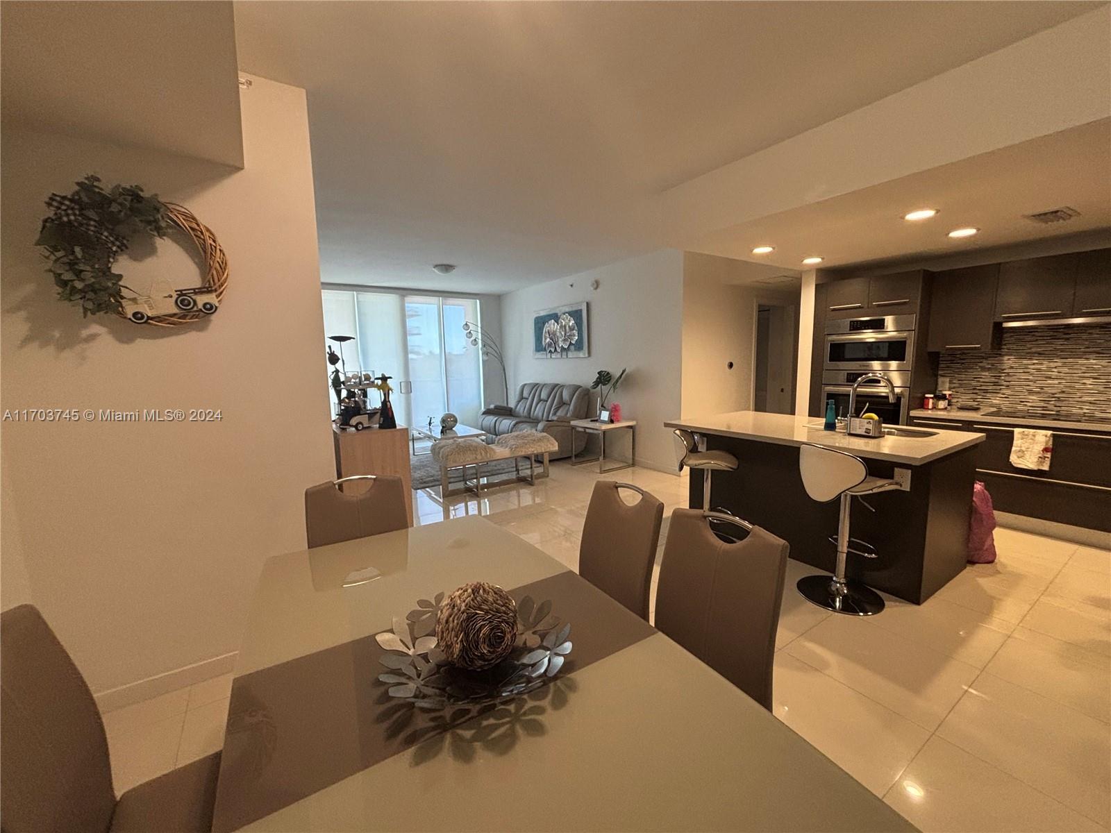 MIDTOWN AT DORAL - Residential
