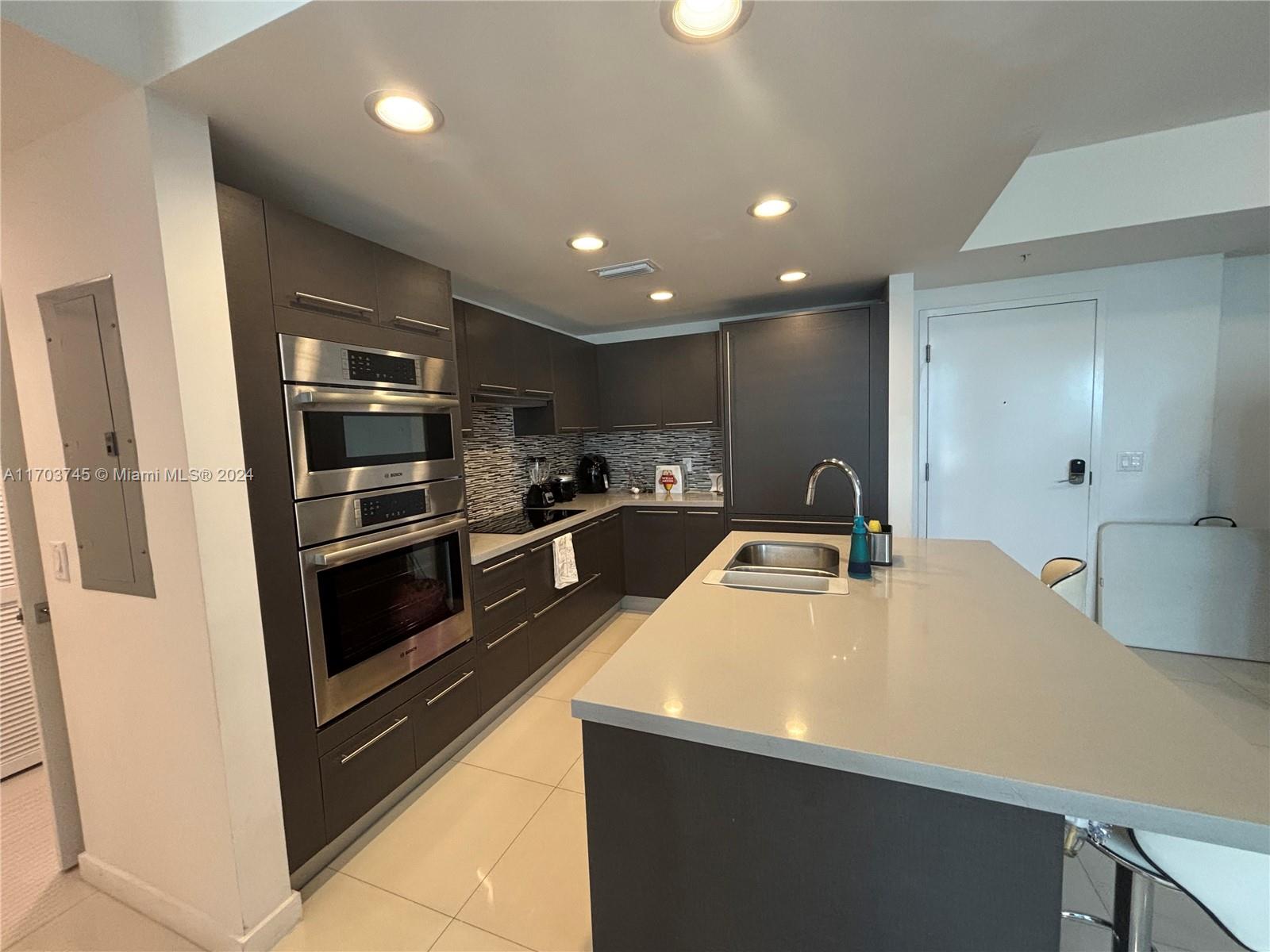 MIDTOWN AT DORAL - Residential